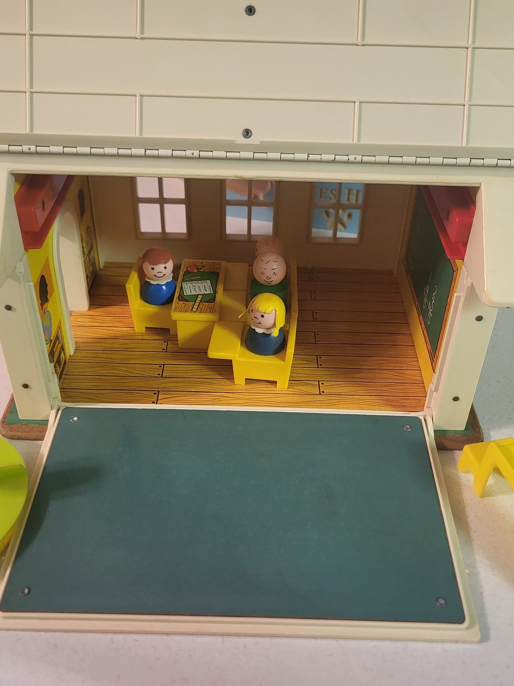 Vintage Fisher Price 1971 Play Family School #923 With People And Accessories